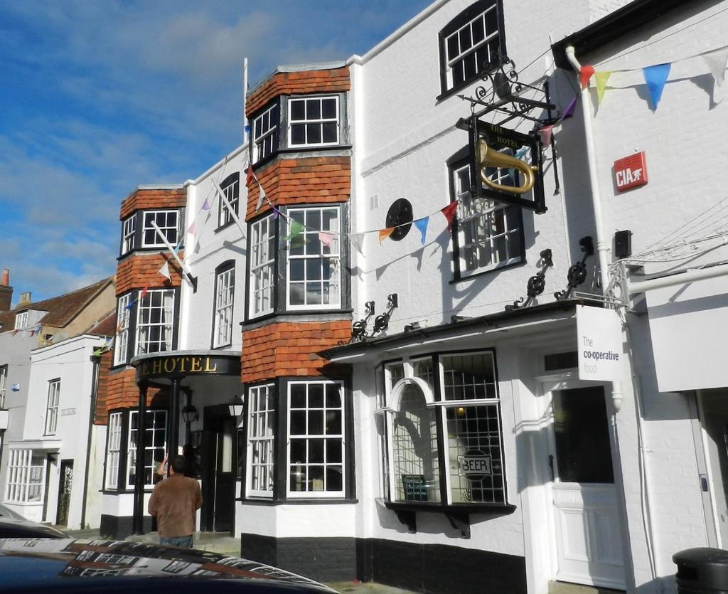 Bugle Hotel Titchfield Buitenkant foto
