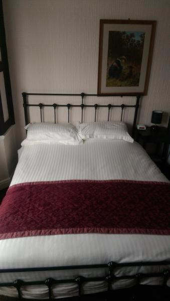 Bugle Hotel Titchfield Kamer foto